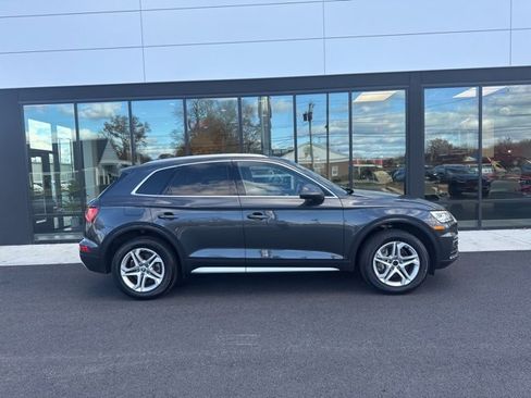 Used 2019 Audi Q5 2.0T Premium w/ Convenience Package image 2