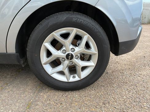 Used 2025 Kia Soul LX w/ LX Technology Package image 28