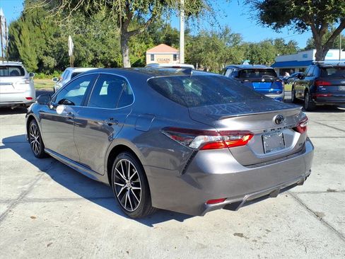 Used 2023 Toyota Camry SE image 6