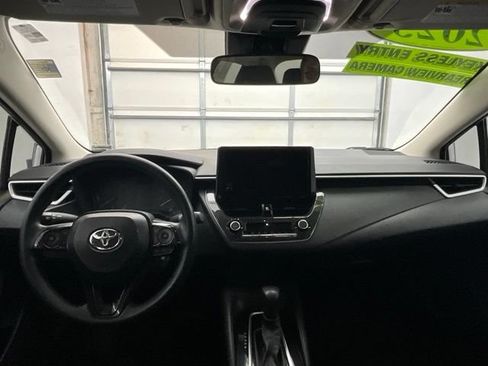 Used 2023 Toyota Corolla LE FWD image 4