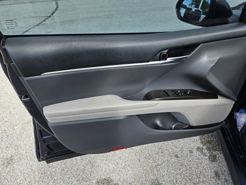 Used 2021 Toyota Camry LE FWD image 20