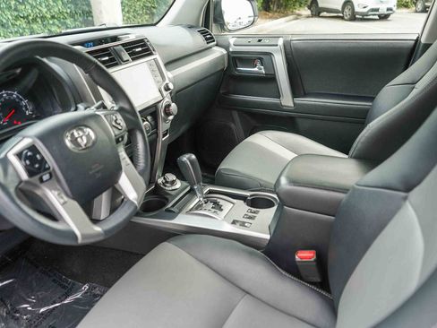 Used 2021 Toyota 4Runner SR5 Premium w/ Moonroof Package AWD/4WD image 19