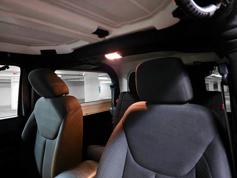 Used 2016 Jeep Wrangler Sport image 21