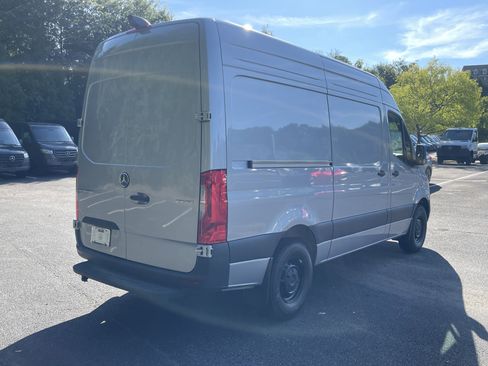 New 2025 Mercedes-Benz Sprinter 2500 image 9
