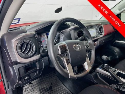 Used 2018 Toyota Tacoma SR5 RWD image 5