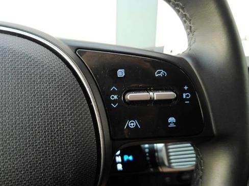 Used 2024 Hyundai Ioniq 5 SEL RWD image 40