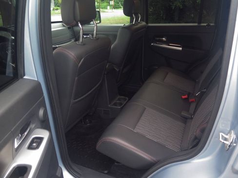 Used 2012 Jeep Liberty Arctic AWD/4WD image 15