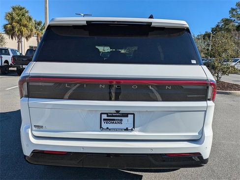 New 2025 Lincoln Navigator Reserve w/ Jet Appearance Package image 5