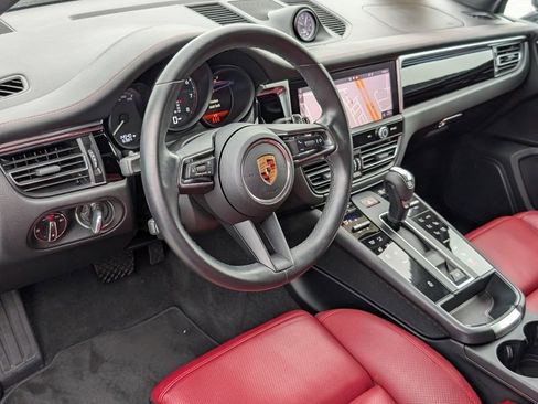 Used 2024 Porsche Macan image 4