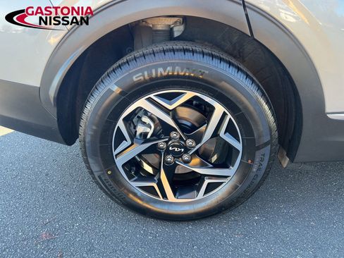 Used 2023 Kia Sportage LX image 19