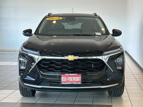 Used 2025 Chevrolet Trax LT w/ Driver Confidence Package FWD image 9
