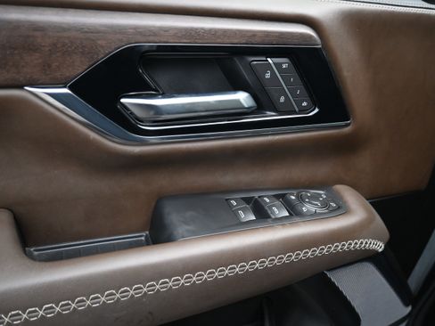 Used 2025 GMC Yukon Denali Ultimate image 19