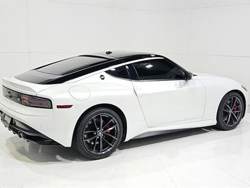 Certified 2024 Nissan Z Performance w/ Floor Mat Package RWD image 8