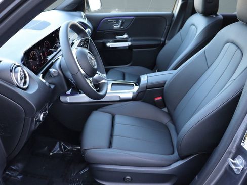 New 2025 Mercedes-Benz GLB 250 image 3