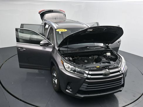 Used 2019 Toyota Highlander Limited Platinum AWD/4WD image 36