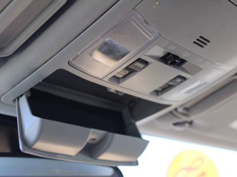 Used 2018 Toyota RAV4 XLE w/ Plus Extra Value Package image 43