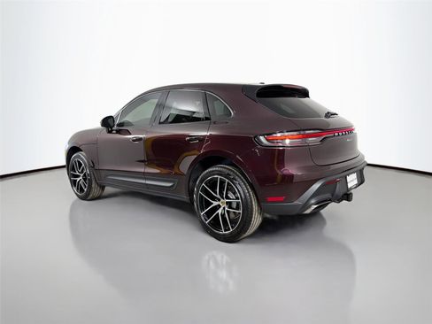 Certified 2026 Porsche Macan AWD/4WD image 3