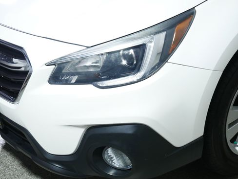 Used 2019 Subaru Outback 2.5i Premium image 16