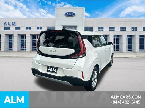 Used 2025 Kia Soul LX w/ LX Technology Package FWD image 5