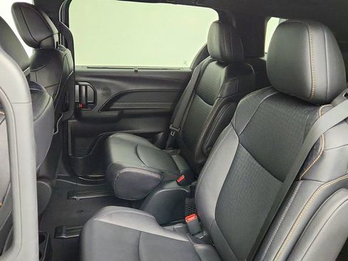 Used 2025 Toyota Sienna XLE Woodland Edition AWD/4WD image 20