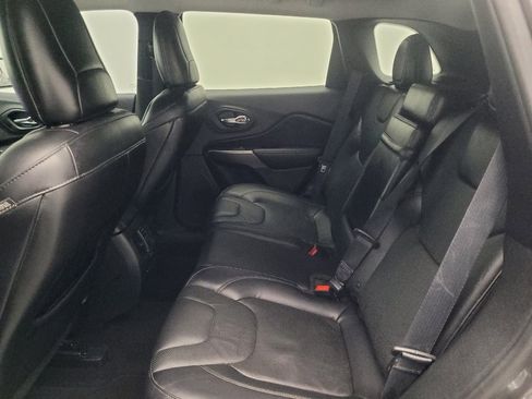 Used 2019 Jeep Cherokee Limited FWD image 18