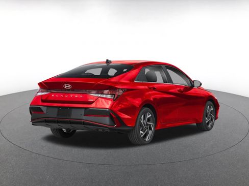 Used 2025 Hyundai Elantra Limited FWD image 8