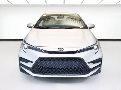 Used 2025 Toyota Corolla SE FWD image 2