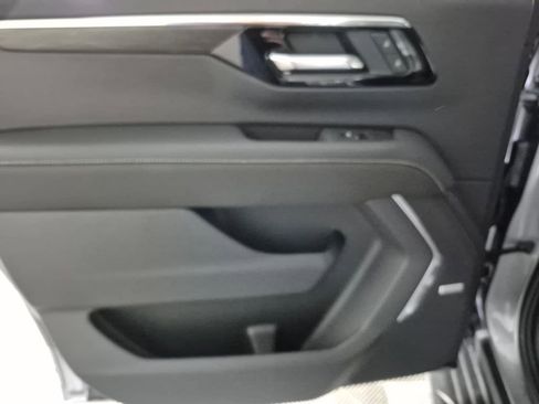 New 2026 Chevrolet Suburban Premier image 24