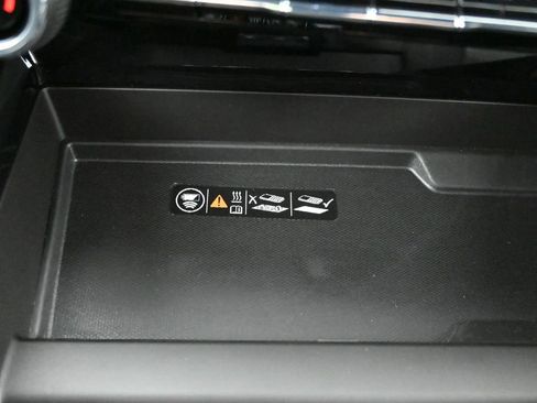 Used 2025 Chevrolet Tahoe LT w/ Comfort Package image 32