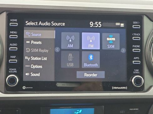 Used 2022 Toyota Tacoma TRD Off-Road image 30