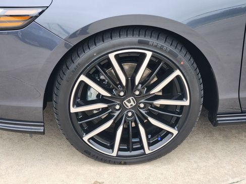 Certified 2023 Honda Accord Touring image 11