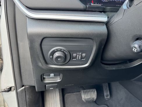 Used 2024 Jeep Grand Cherokee L Limited w/ Luxury Tech Group II image 20