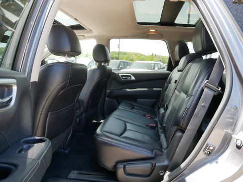 Used 2018 Nissan Pathfinder SL w/ SL Premium Package AWD/4WD image 16