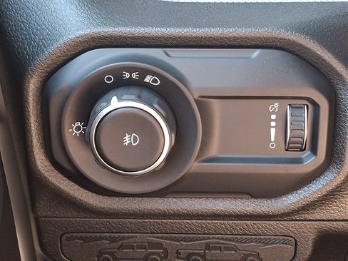 Used 2025 Jeep Wrangler Sport AWD/4WD image 23
