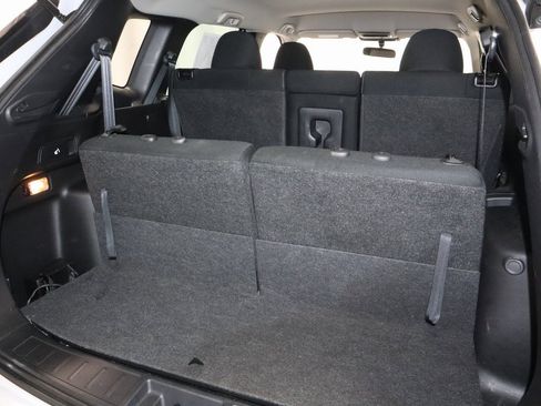 Used 2023 Mitsubishi Outlander ES image 15