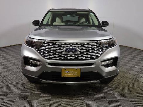 Certified 2023 Ford Explorer Platinum w/ Premium Technology Package AWD/4WD image 4