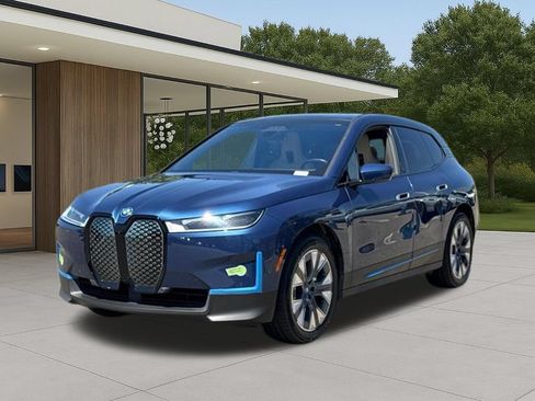 Used 2024 BMW iX xDrive50 AWD/4WD image 2