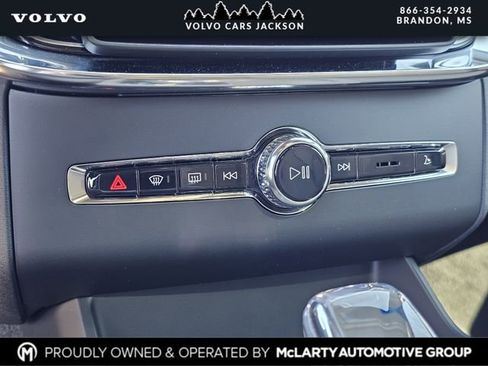 New 2026 Volvo XC90 B5 Core w/ Protection Package Premier image 22