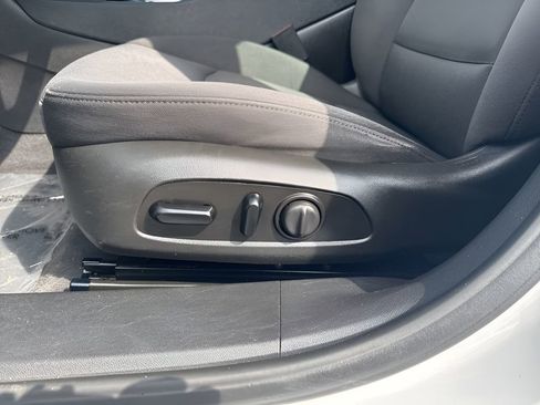Used 2021 Chevrolet Malibu LT FWD image 10