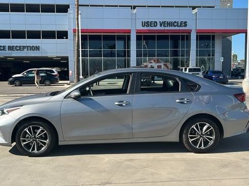Used 2024 Kia Forte LXS FWD image 3