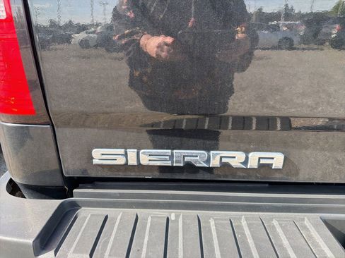 Used 2016 GMC Sierra 2500 SLE AWD/4WD image 4