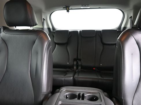 Used 2022 Kia Carnival EX image 13