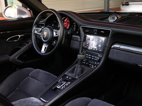 Used 2018 Porsche 911 Targa 4 GTS w/ GTS Interior Package AWD/4WD image 41