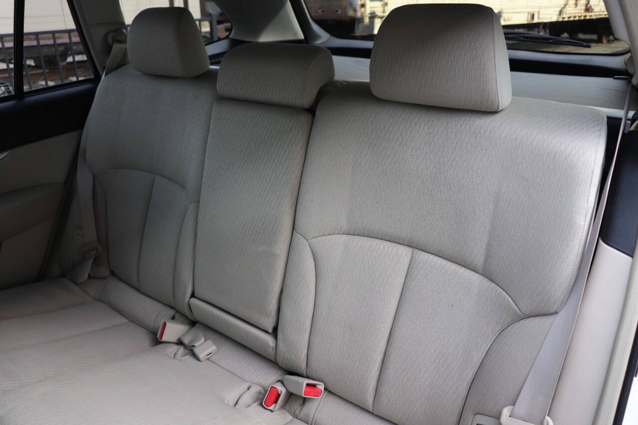 Used 2011 Subaru Outback 2.5i Premium AWD/4WD image 24