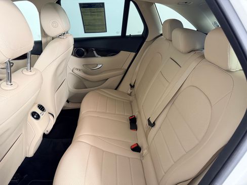Used 2021 Mercedes-Benz GLC 300 4MATIC image 21
