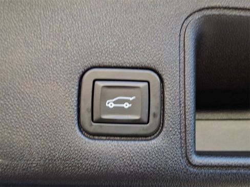 Used 2019 GMC Terrain Denali w/ Advanced Safety Package image 30