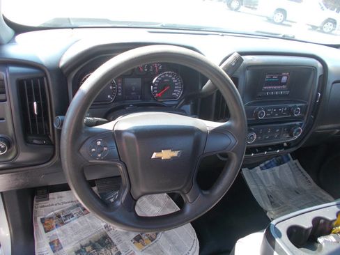 Used 2016 Chevrolet Silverado 1500 W/T RWD image 6