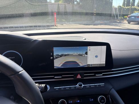Used 2025 Hyundai Elantra SEL FWD image 23