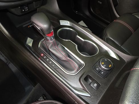 Used 2023 Chevrolet Traverse RS image 57