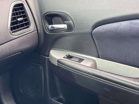 Used 2013 Chrysler 200 S FWD image 16